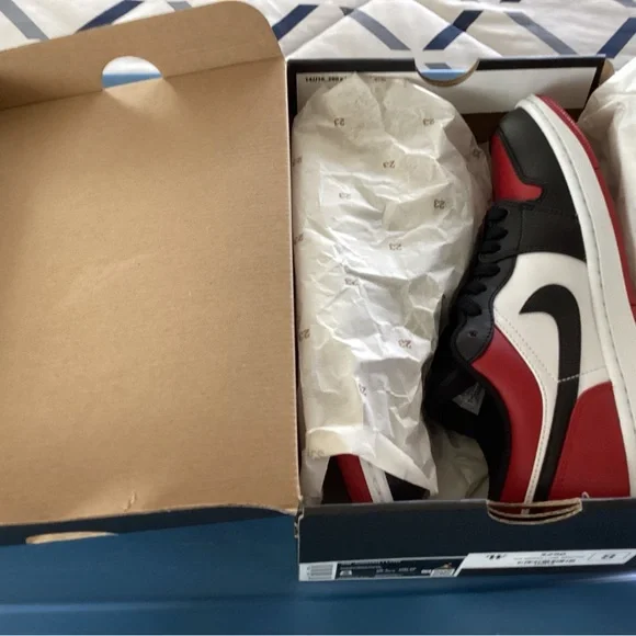 Nike Air Jordan Low 'Bred Toe' - Black and Red - Picture 3 of 6